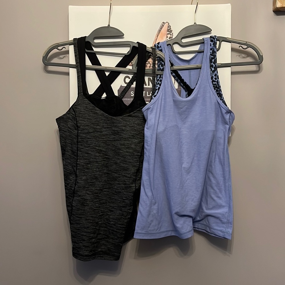 Lululemon workout tanks with built in bra